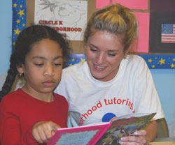 Education Student Runs Neighborhood Tutoring Program with Professionalism