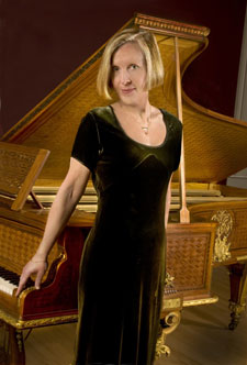 Pianist Lee Jordan-Anders Opens the 2010-11 Virginia Wesleyan College Concert Series